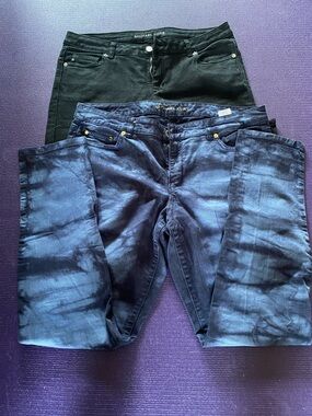 Bundle 2pairs of Michael Kors Women's Black and Navy Tie-Dye Jeans.